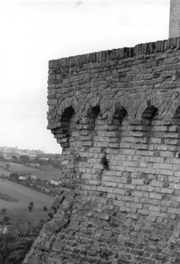 Mura castellane di Castel d'Emilio